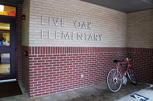 photo of Live Oak Elementary entrance